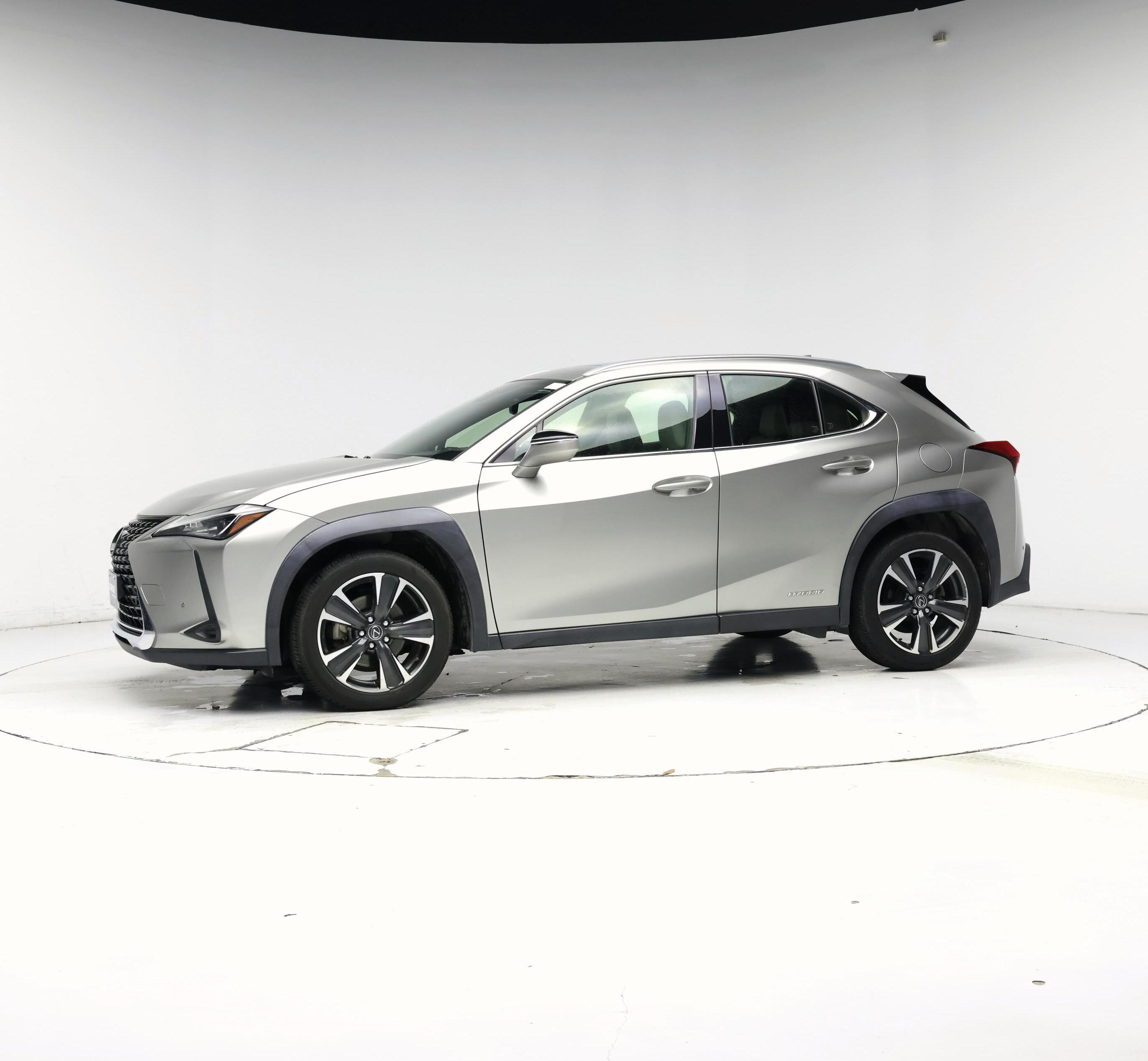 Thumbnail: 2020 Lexus UX - 3