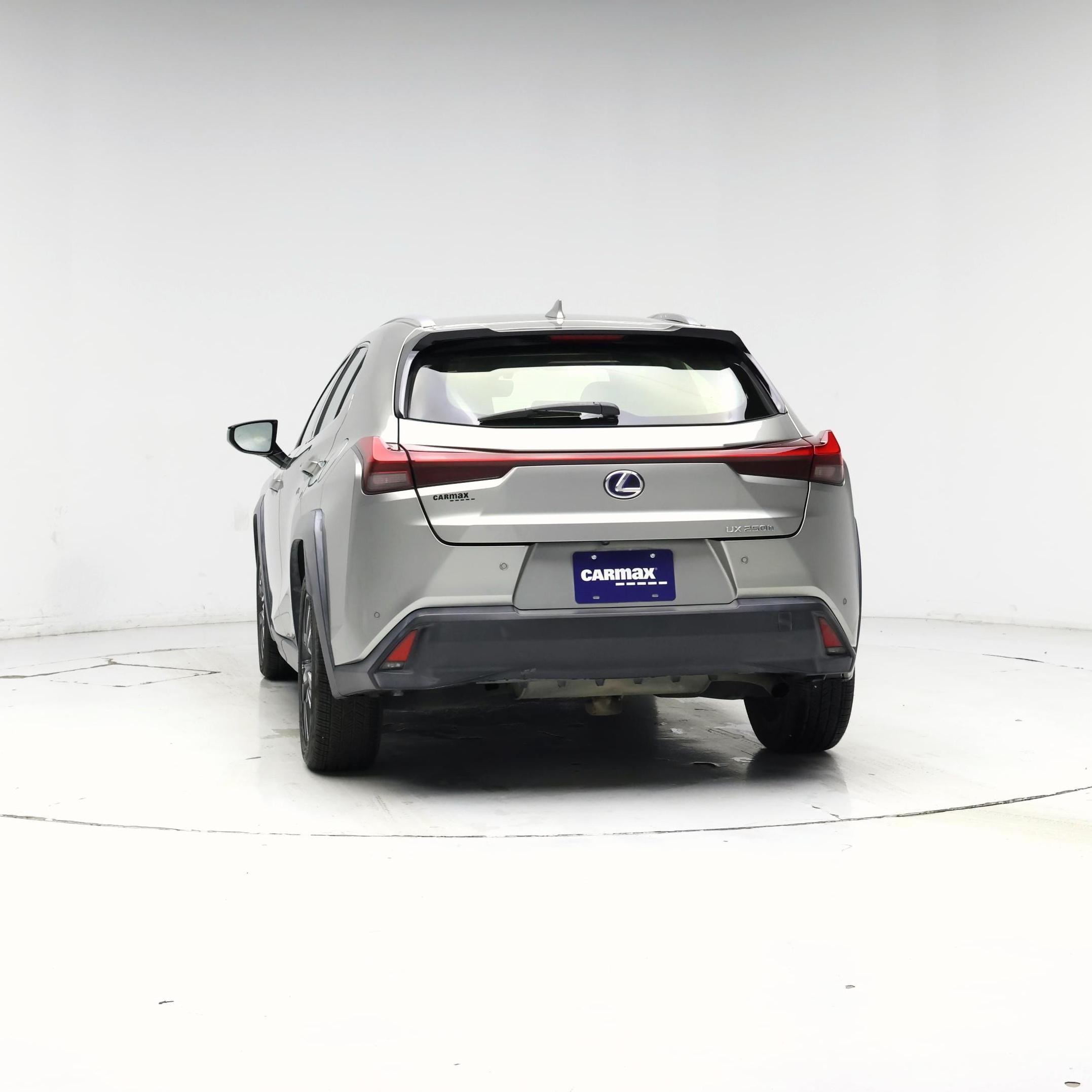 Thumbnail: 2020 Lexus UX - 6