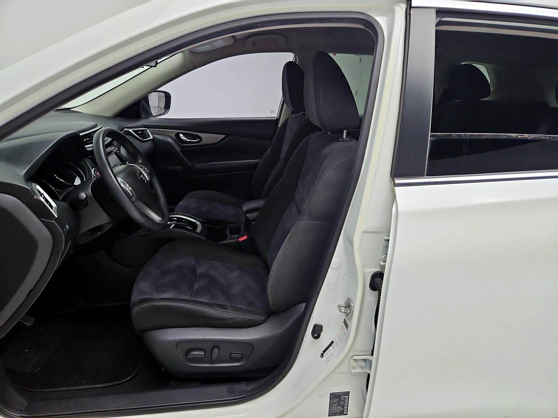 Thumbnail: 2015 Nissan Rogue - 11
