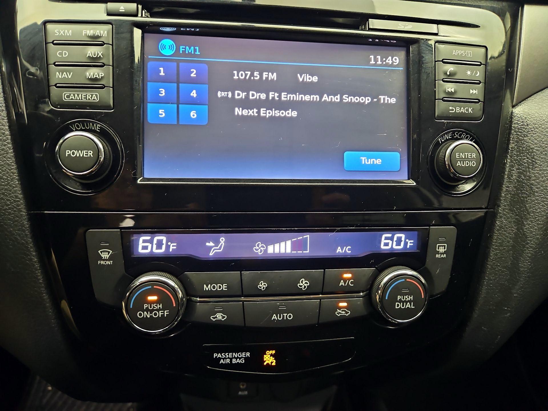 Thumbnail: 2015 Nissan Rogue - 16
