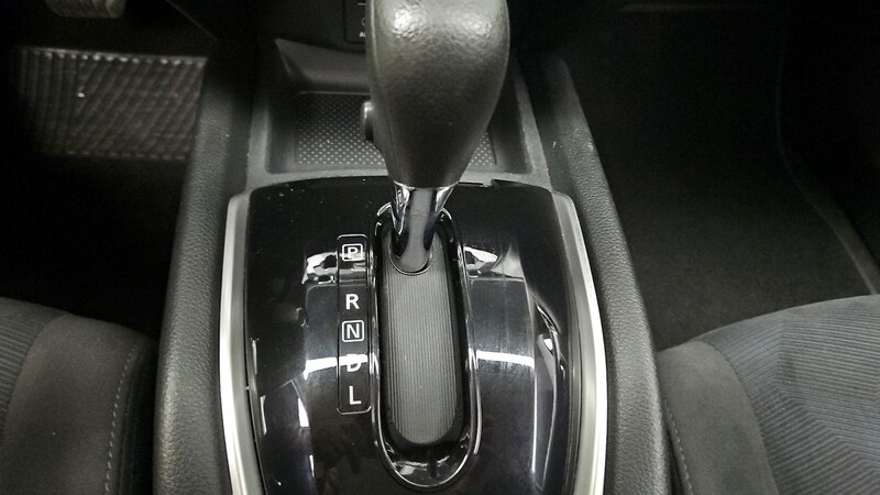 2015 Nissan Rogue S 18