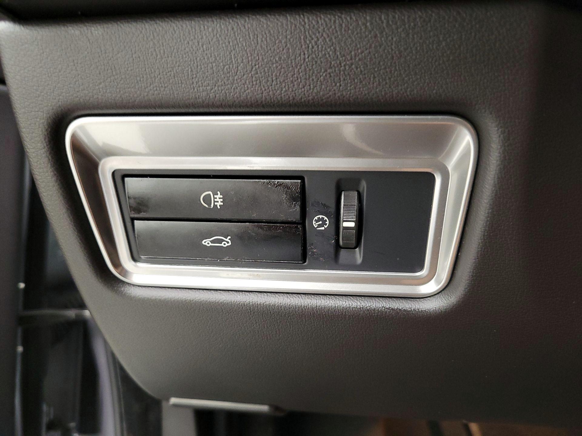 Thumbnail: 2014 Jaguar XF - 13