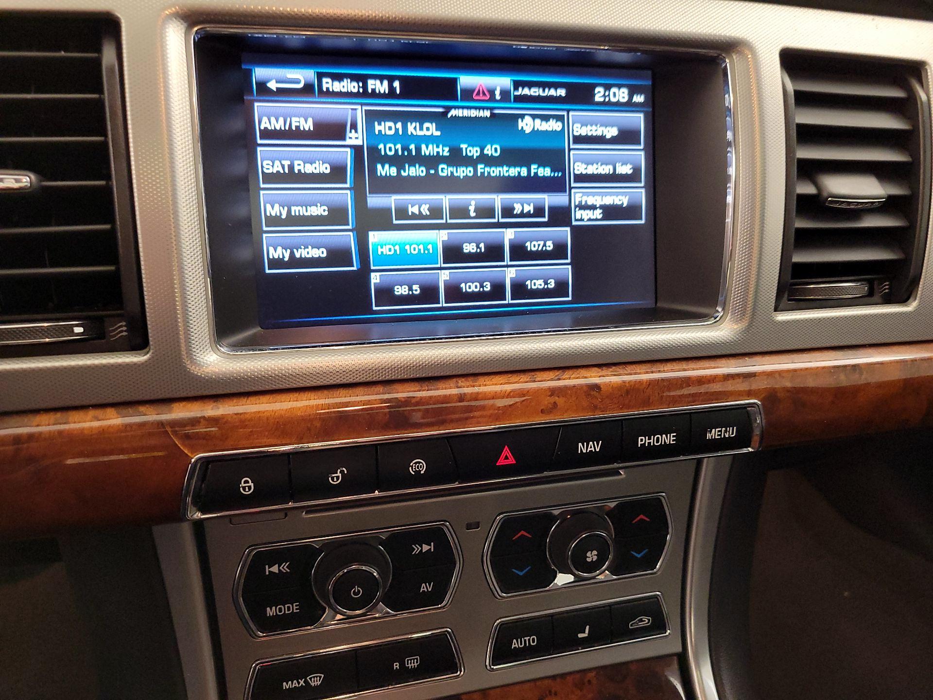 Thumbnail: 2014 Jaguar XF - 16
