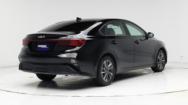 2023 Kia Forte LXS 8