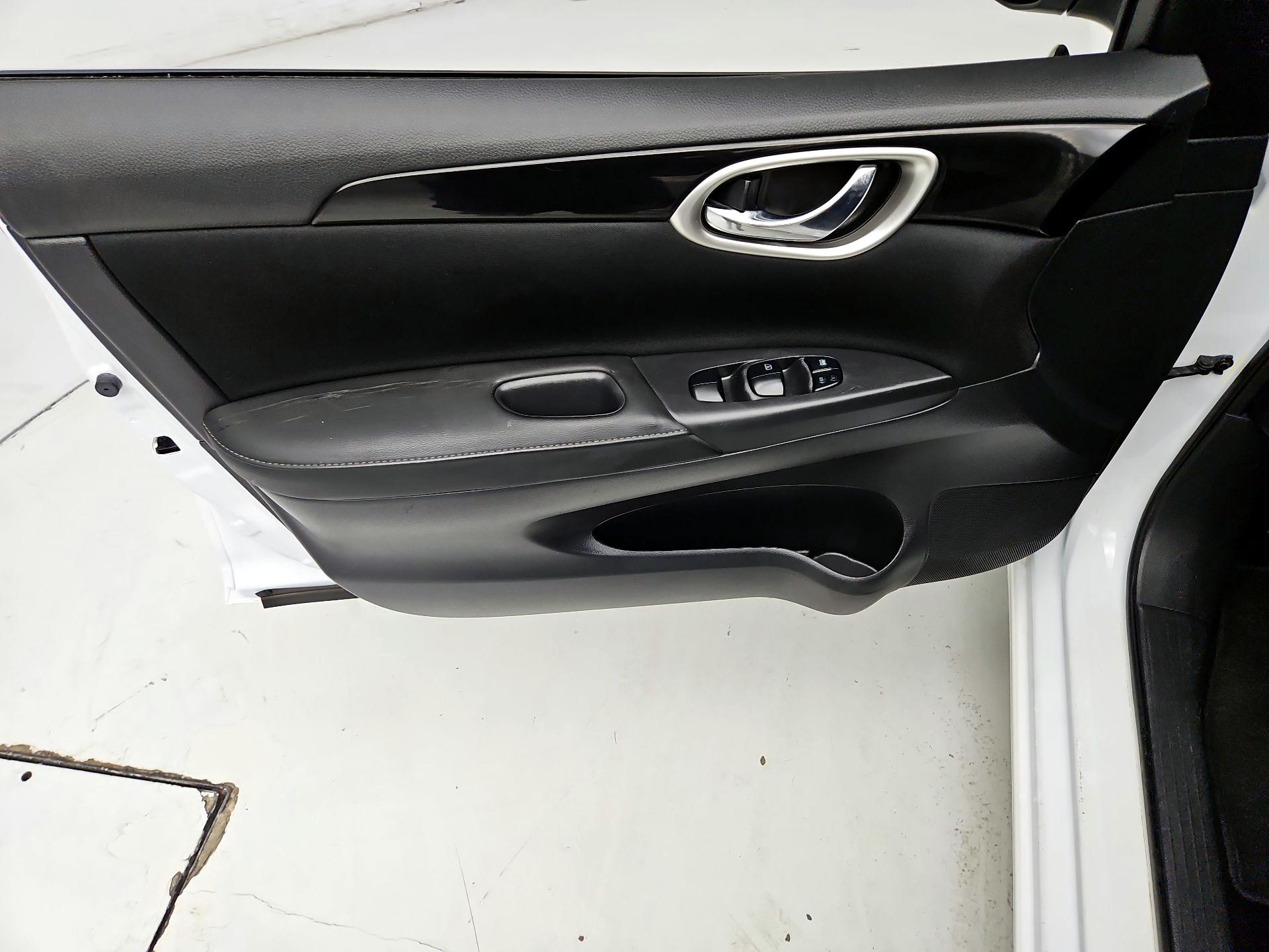 Thumbnail: 2019 Nissan Sentra - 12