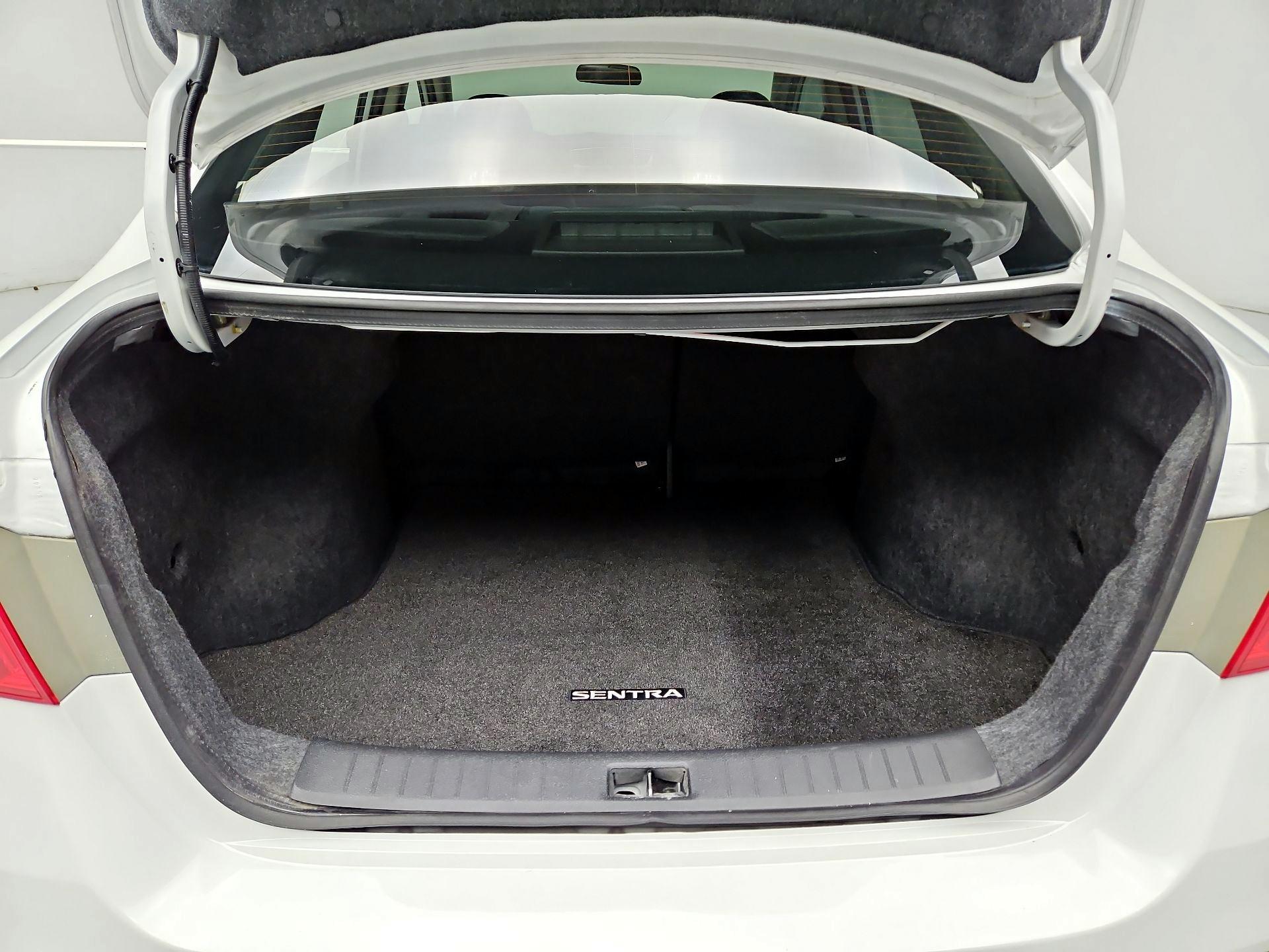 Thumbnail: 2019 Nissan Sentra - 20