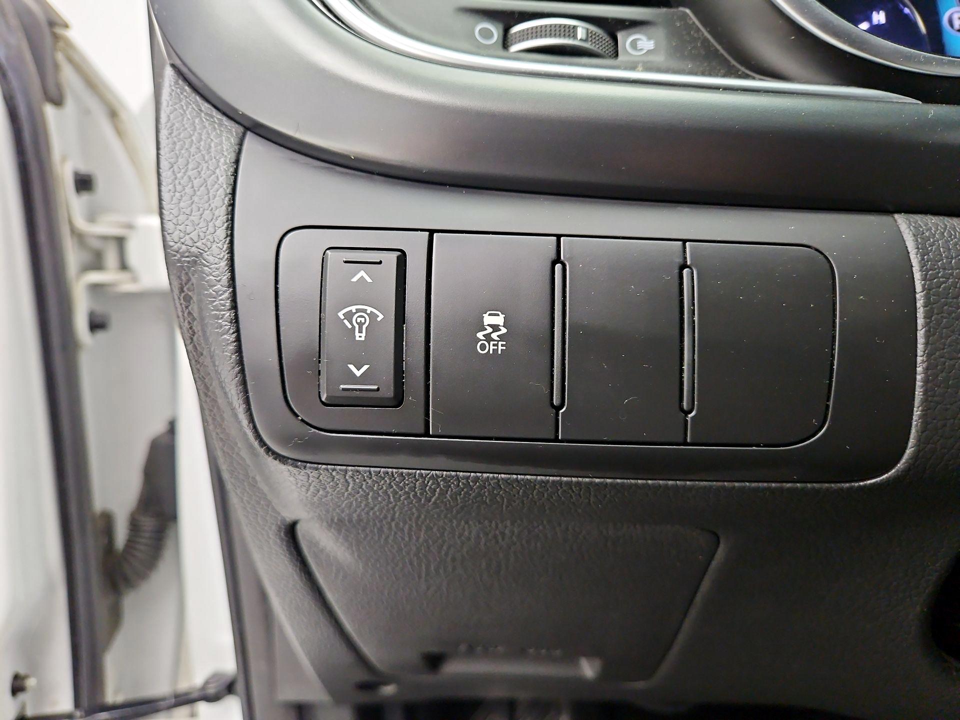 Thumbnail: 2014 Kia Optima - 13