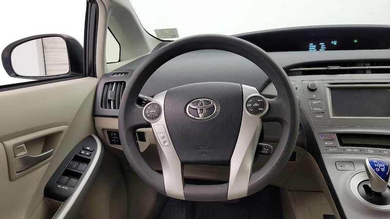 2014 Toyota Prius Two 10