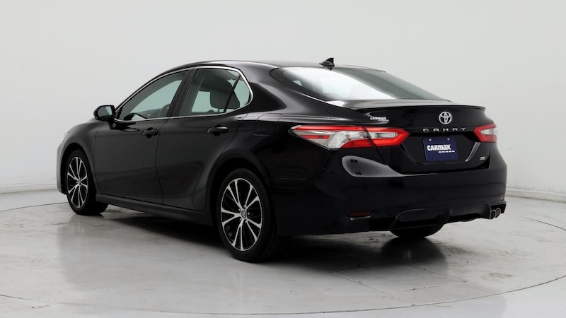 2019 Toyota Camry SE 2