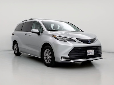 2021 Toyota Sienna XLE -
                Burbank, CA