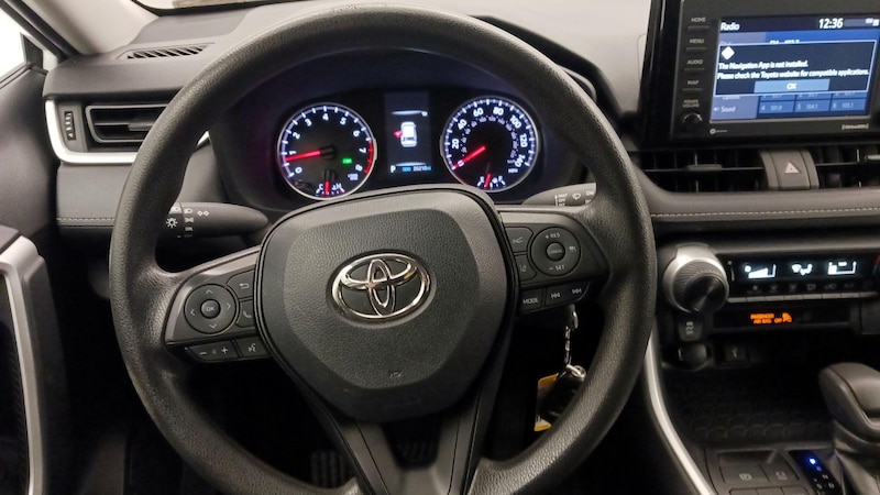 2022 Toyota RAV4 LE 10