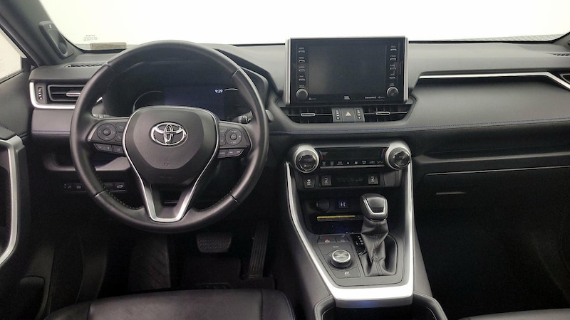 2019 Toyota RAV4 XSE 9