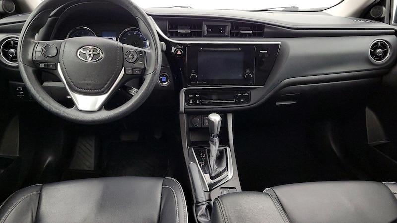 2017 Toyota Corolla XLE 9