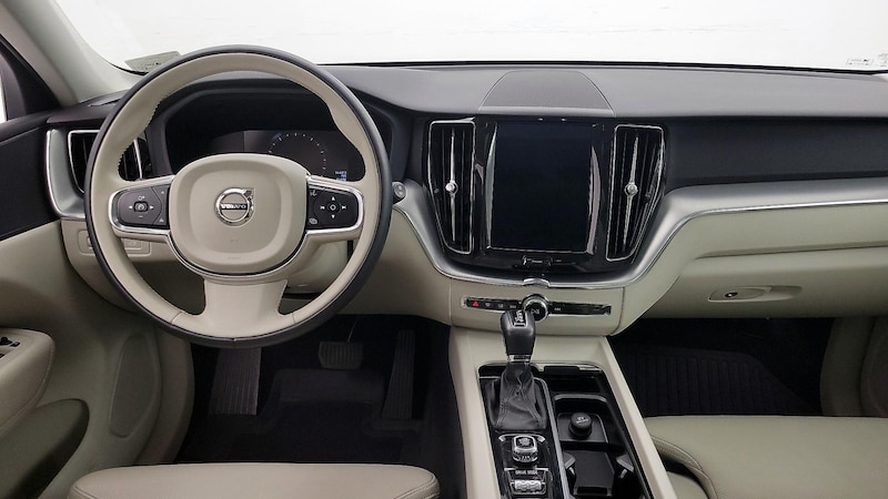 2019 Volvo XC60 T5 Momentum 9