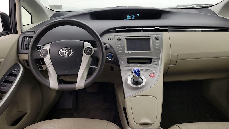 2014 Toyota Prius Three 9