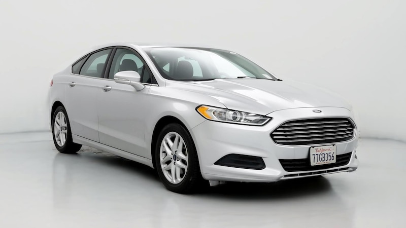 2016 Ford Fusion SE Hero Image