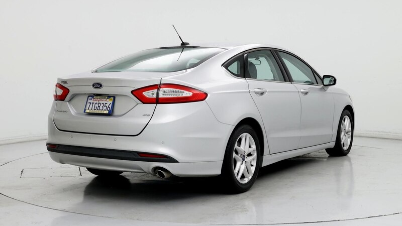 2016 Ford Fusion SE 8