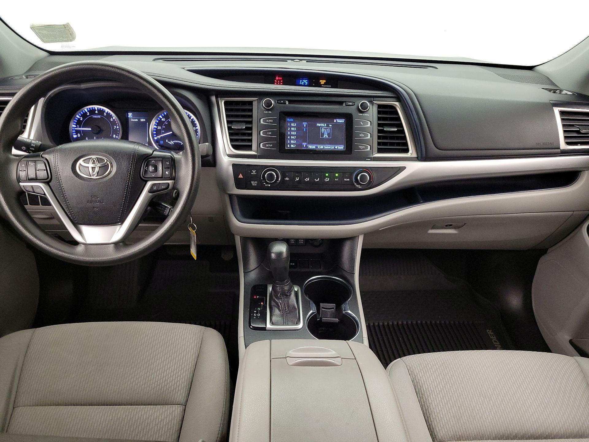 Thumbnail: 2019 Toyota Highlander - 9