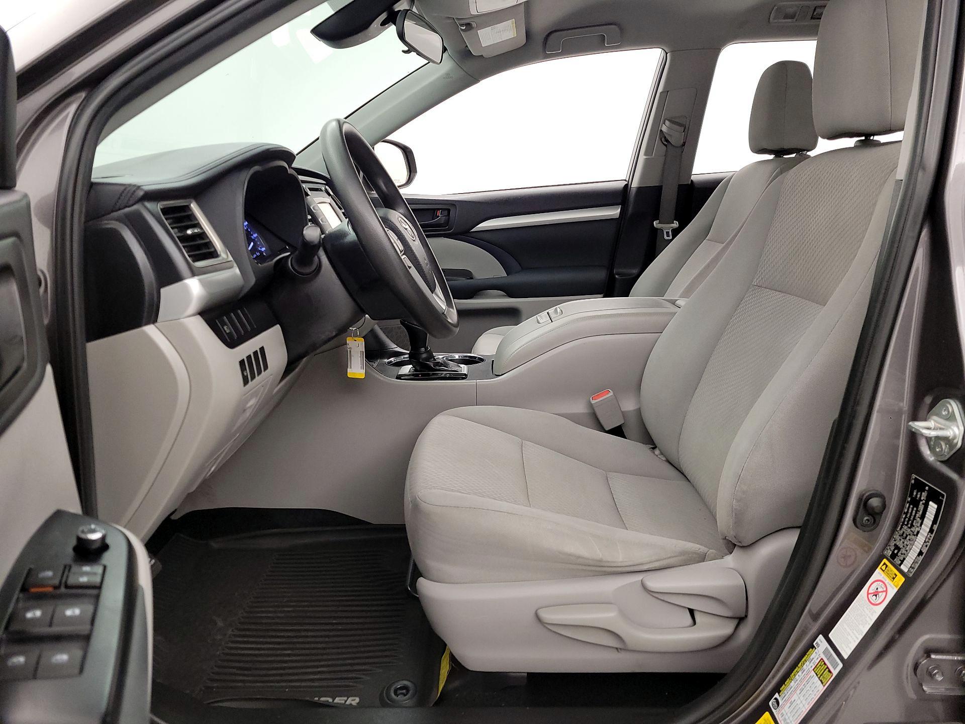 Thumbnail: 2019 Toyota Highlander - 11