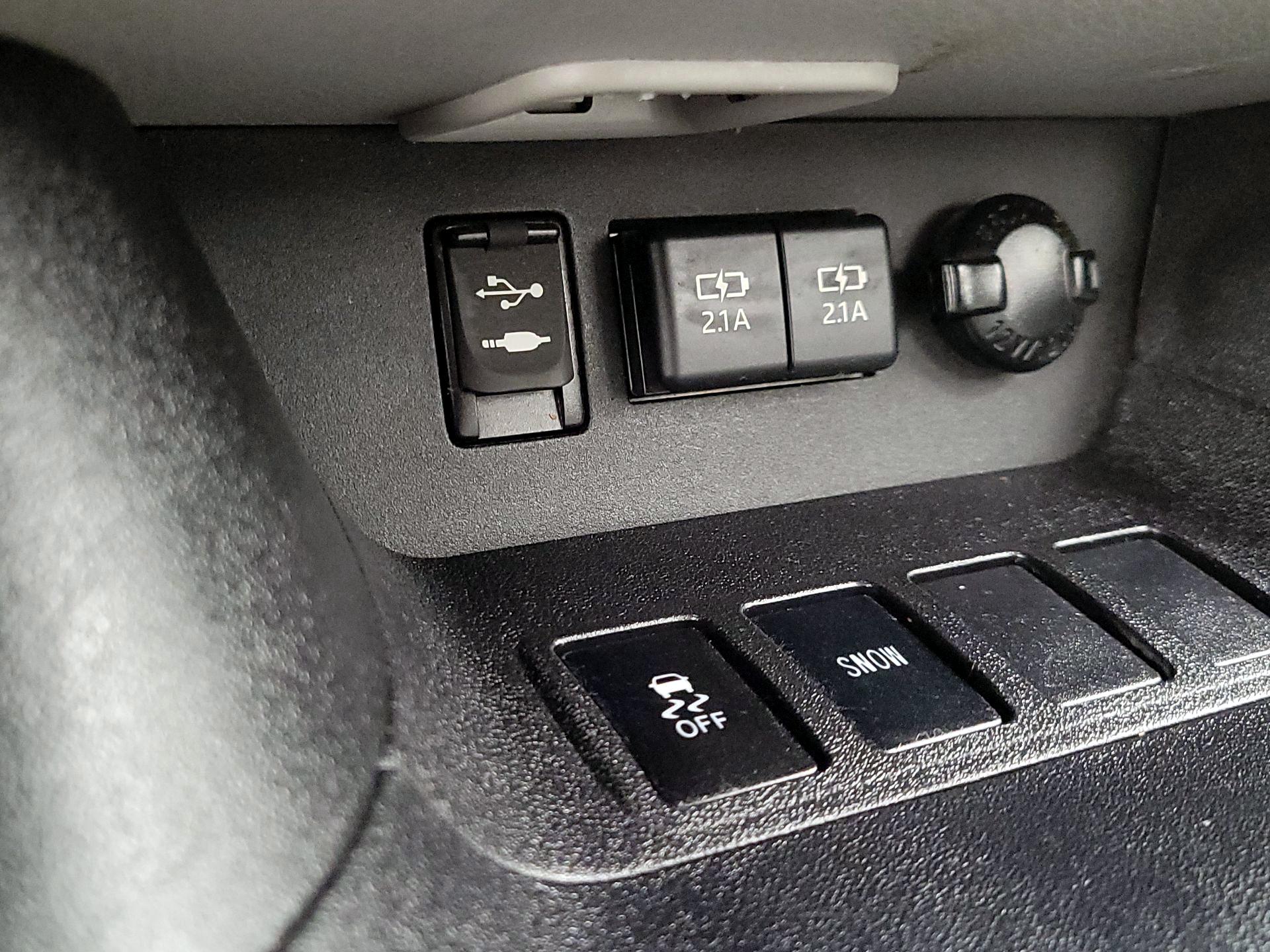 Thumbnail: 2019 Toyota Highlander - 18