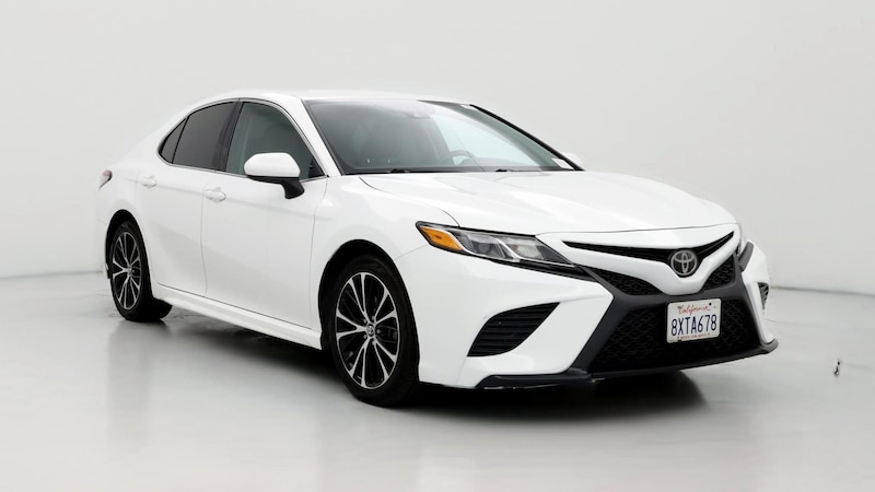 2018 Toyota Camry SE Hero Image