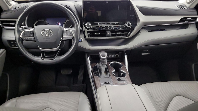 2022 Toyota Highlander Limited 9