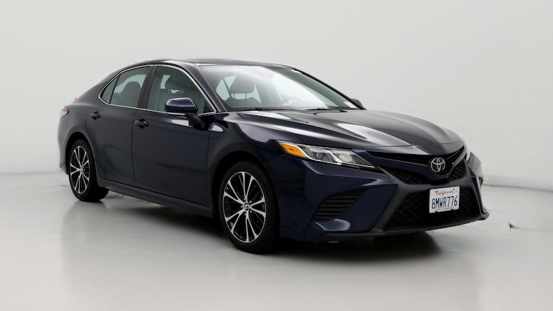 2019 Toyota Camry SE Hero Image