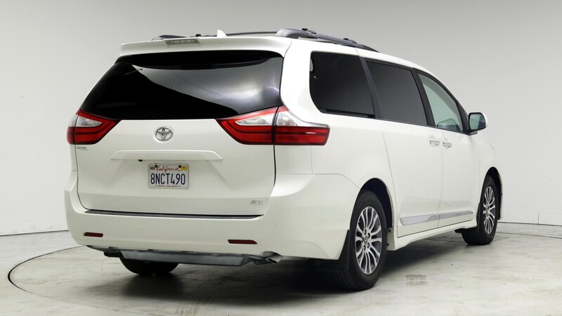 2019 Toyota Sienna XLE 8