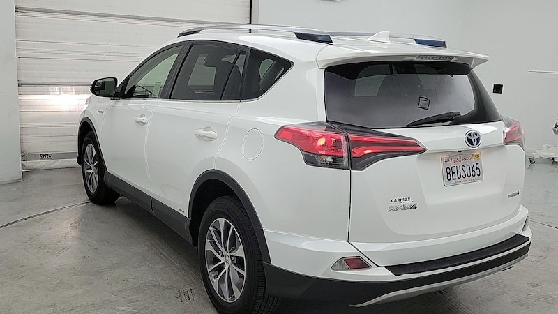 2018 Toyota RAV4 LE 7