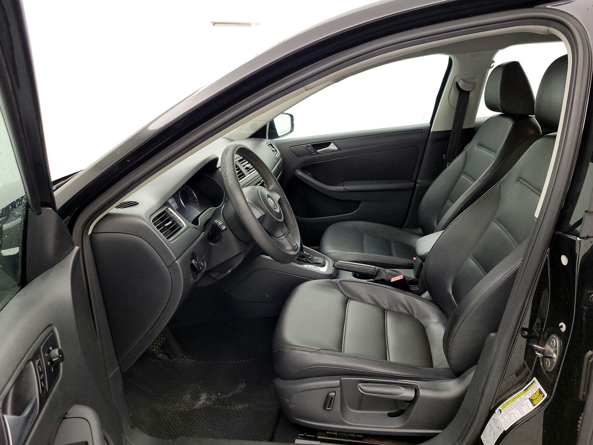 Thumbnail: 2014 Volkswagen Jetta - 11