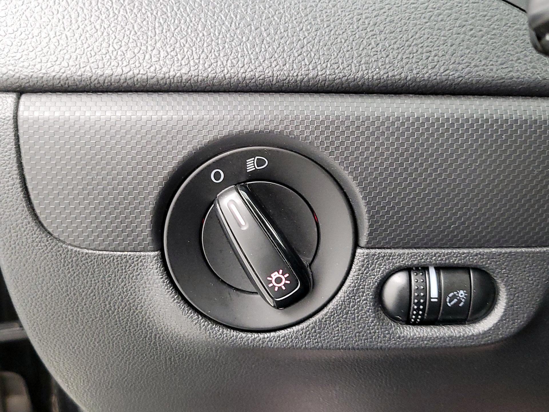 Thumbnail: 2014 Volkswagen Jetta - 13