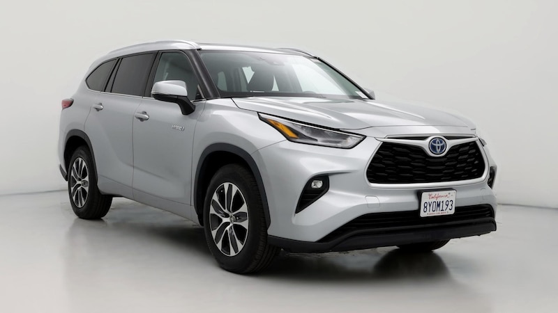 2021 Toyota Highlander XLE Hero Image