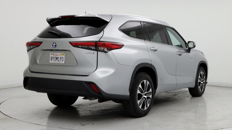 2021 Toyota Highlander XLE 8