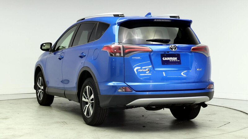 2016 Toyota RAV4 XLE 2