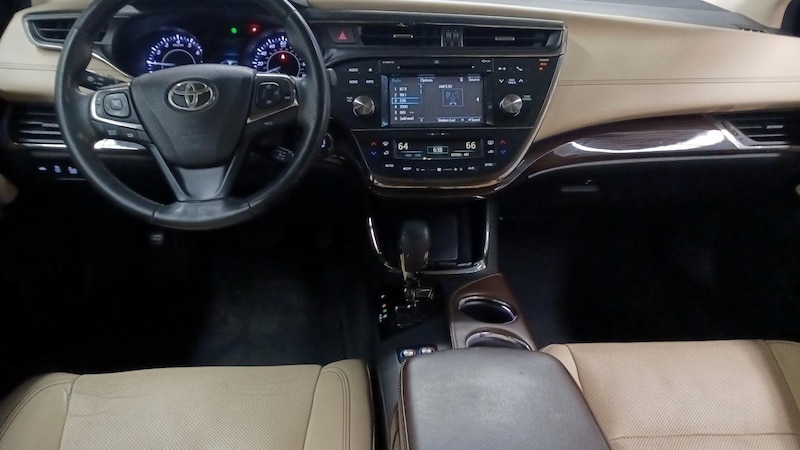 2015 Toyota Avalon Limited 9