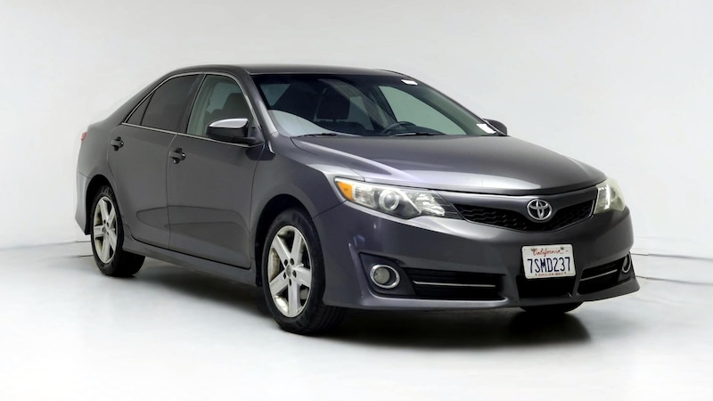 2014 Toyota Camry SE Hero Image