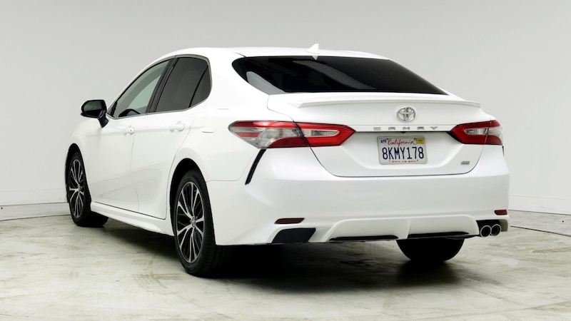 2019 Toyota Camry SE 2