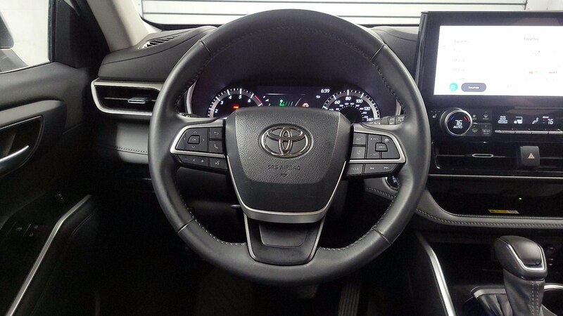 2023 Toyota Highlander XLE 10