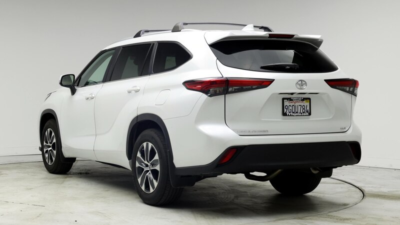 2023 Toyota Highlander XLE 2