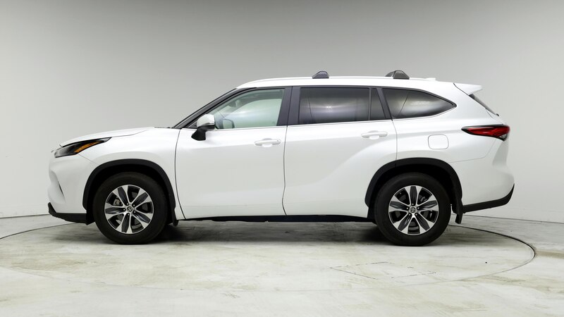 2023 Toyota Highlander XLE 3