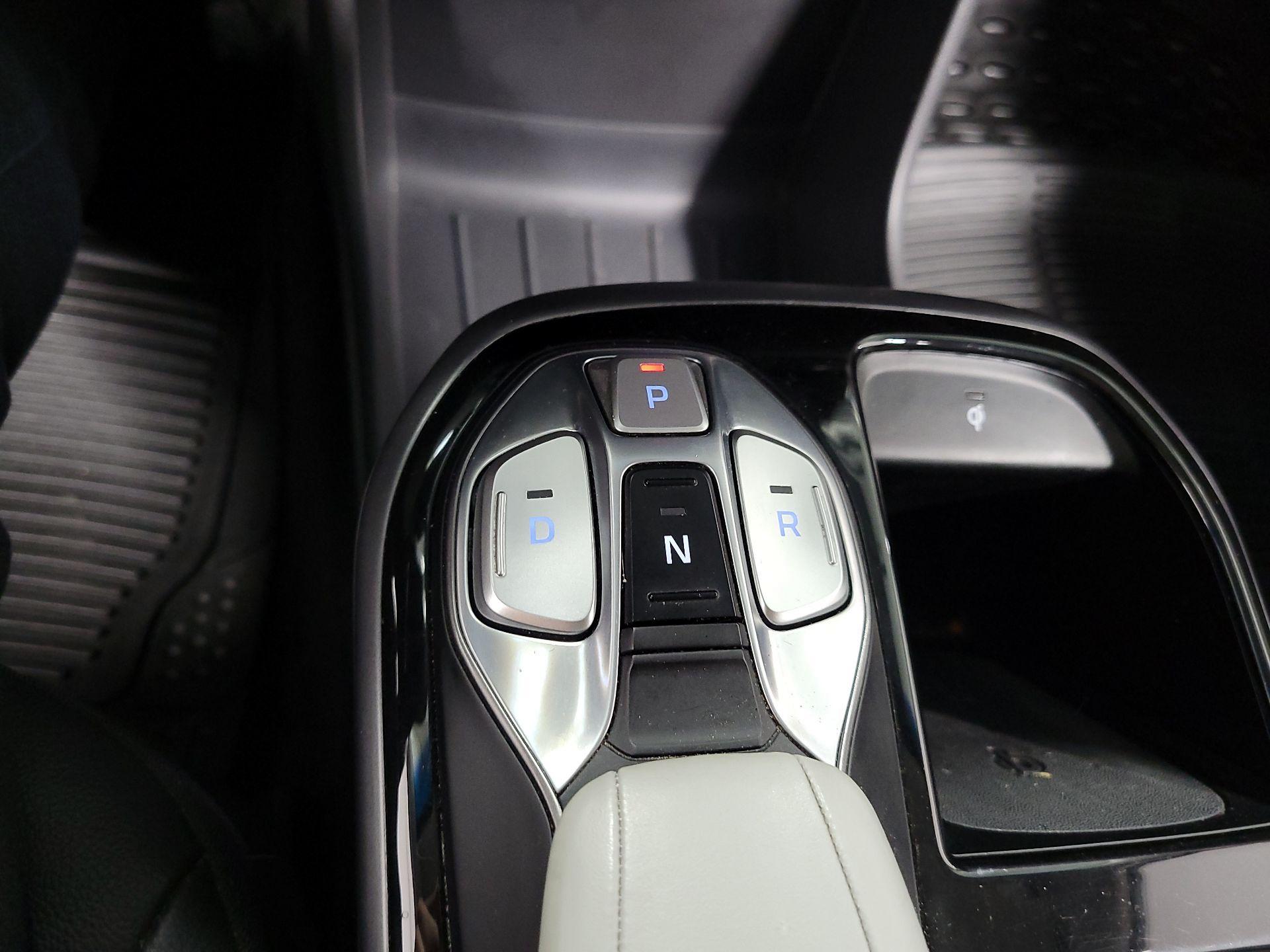 Thumbnail: 2020 Hyundai Ioniq - 16