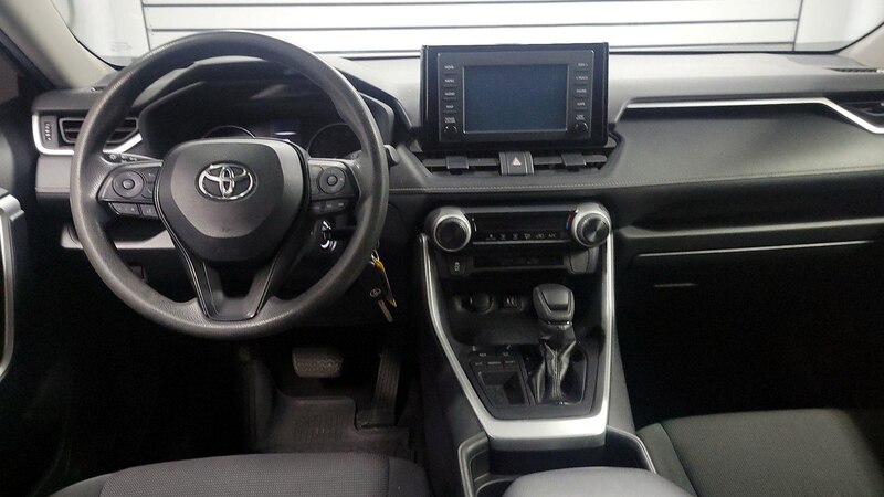 2019 Toyota RAV4 LE 9