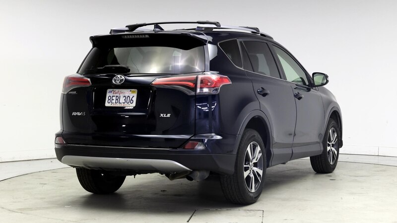 2018 Toyota RAV4 XLE 8