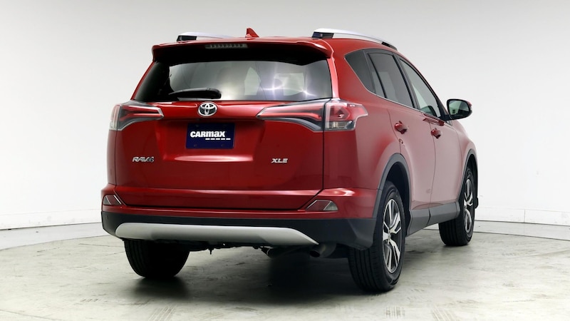 2016 Toyota RAV4 XLE 8