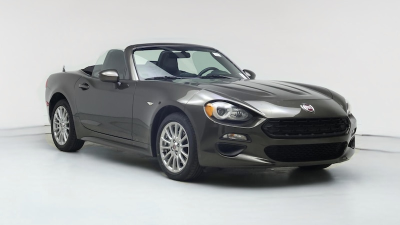 2017 Fiat 124 Spider Classica Hero Image