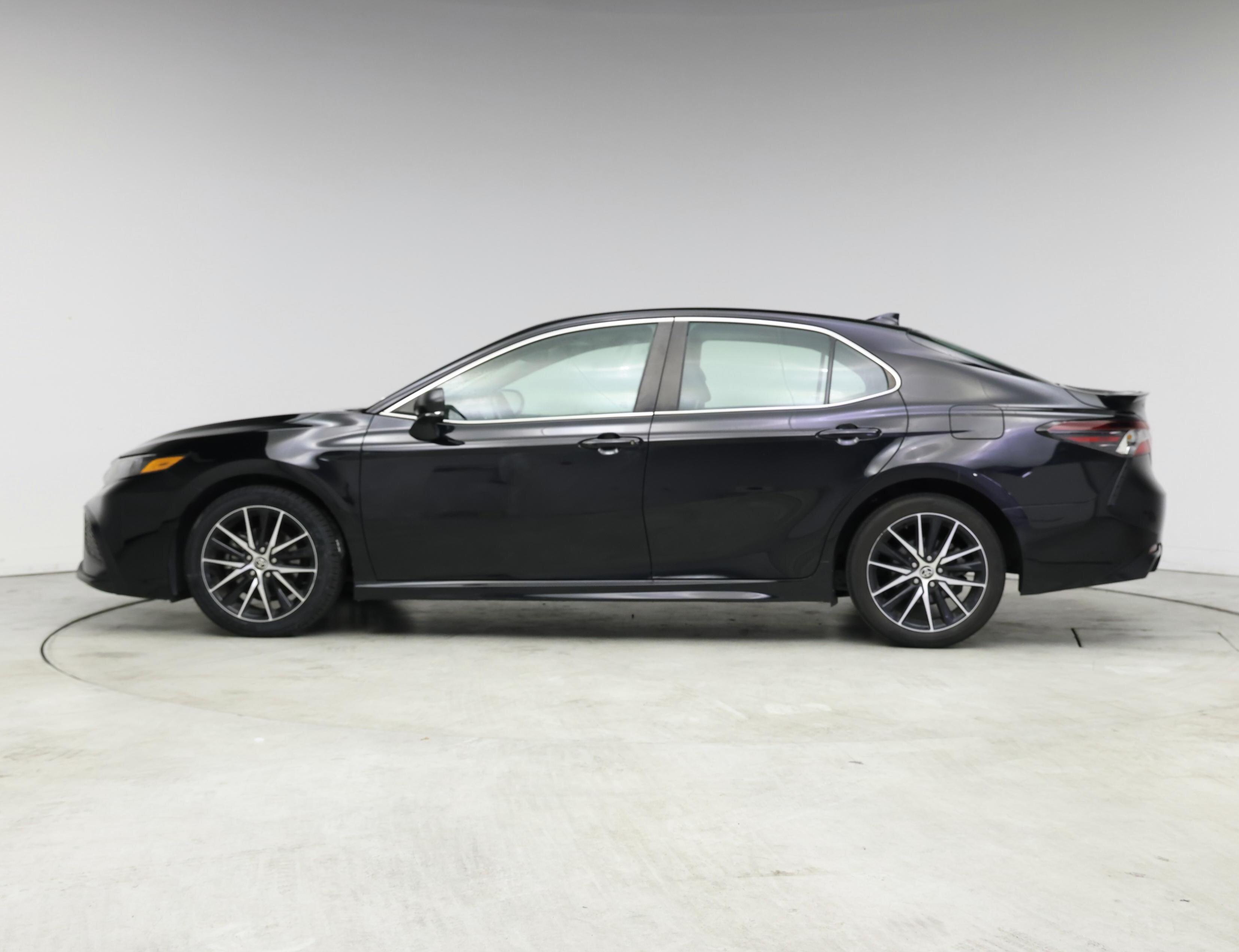 Thumbnail: 2022 Toyota Camry - 3