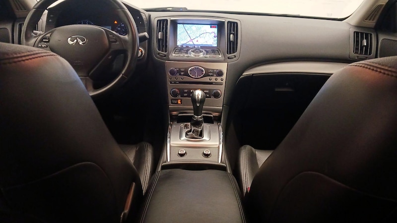 2013 INFINITI G37 Journey 9