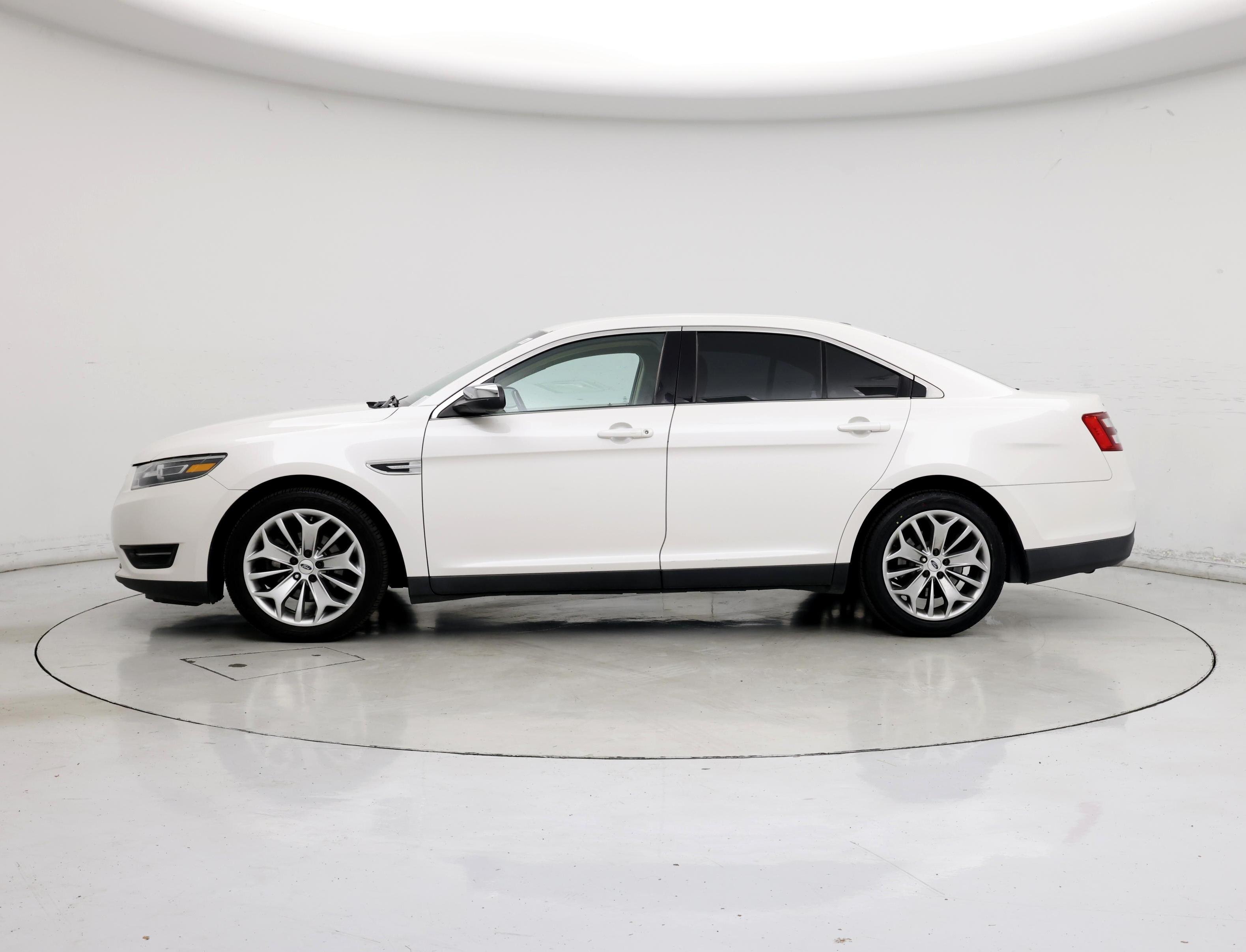 Thumbnail: 2015 Ford Taurus - 3