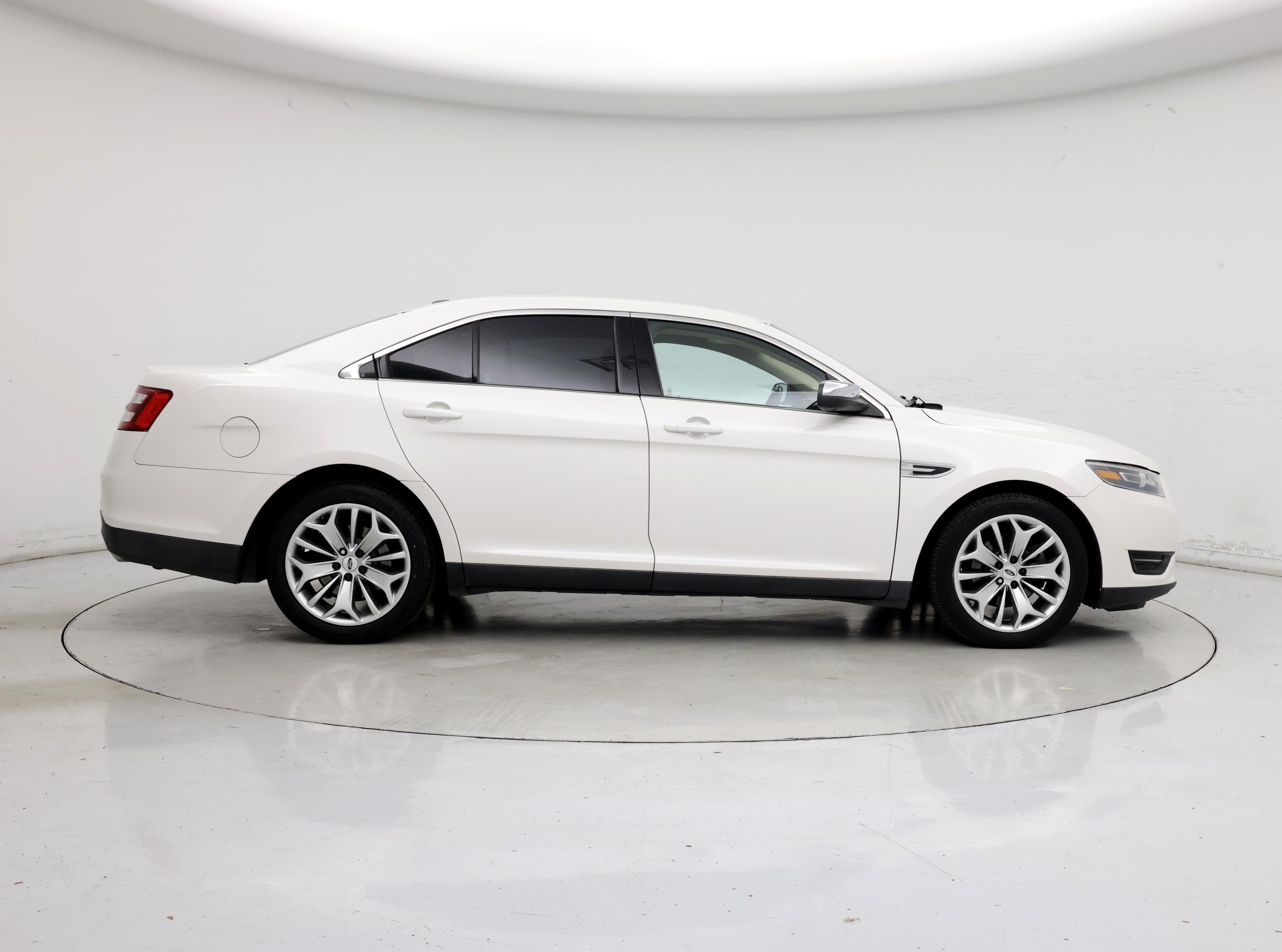 Thumbnail: 2015 Ford Taurus - 7