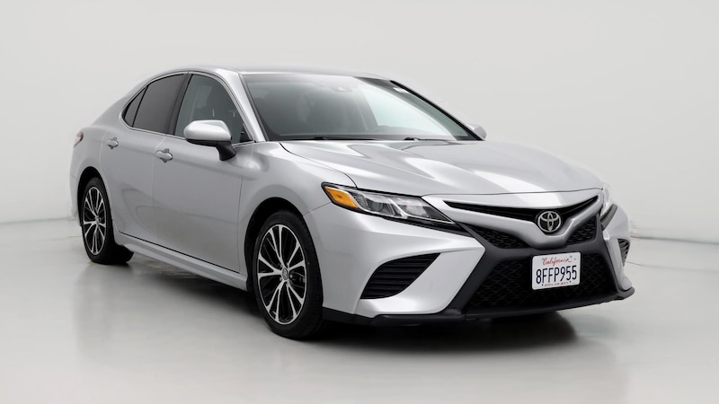 2018 Toyota Camry SE Hero Image